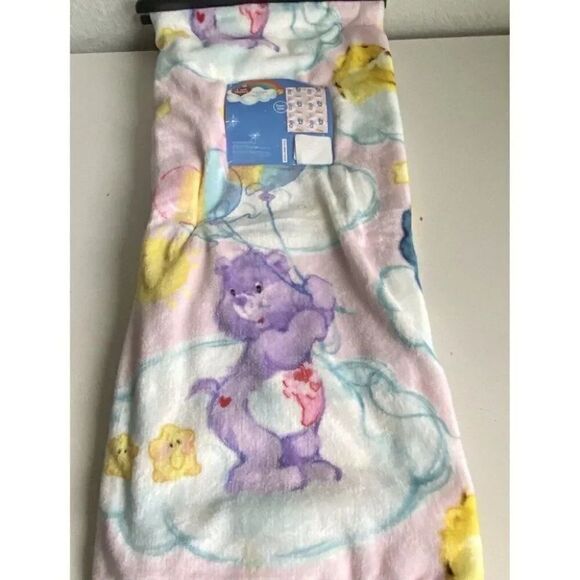 Care Bears Super Soft Plush Throw Blanket 50 X 70” Rainbow Balloons Stars NEW - Picture 3 of 13